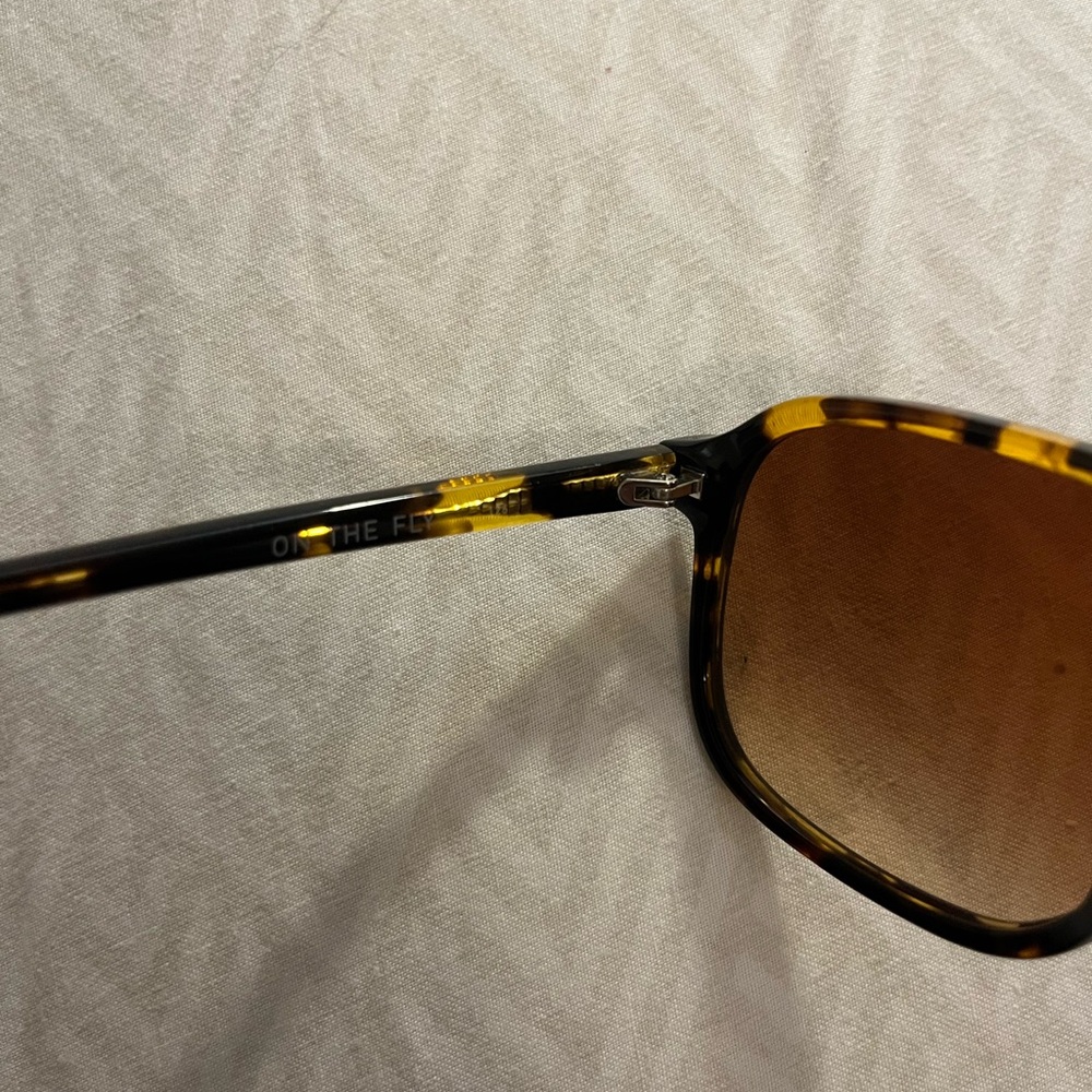 Tortoise Shell Aviator Sunglasses - image 5